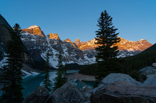 “Moraine Lake Canada: My Personal Experience & Guide for Your Perfect Visit (2025)”