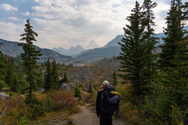 Og Lake zu Magog LAke im Mt. Assiniboine Provincal Park