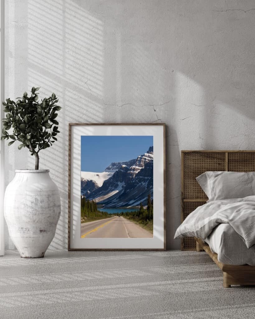 Wandbild mit Naturmotiv in modernem Wohnzimmer – bringt Ruhe und Natürlichkeit in den Raum